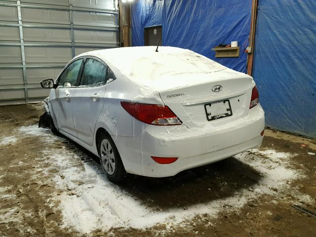 KMHCT4AEXGU116391 - 2016 HYUNDAI ACCENT SE WHITE photo 3