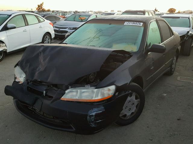 1HGCF8547XA015140 - 1999 HONDA ACCORD DX BLACK photo 2