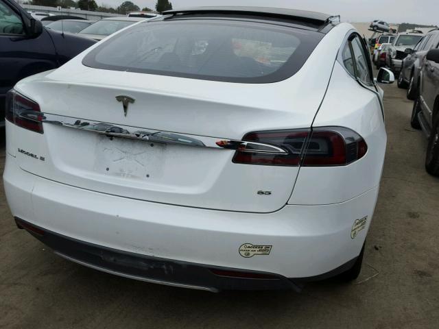 5YJSA1CN9DFP07091 - 2013 TESLA MODEL S WHITE photo 4