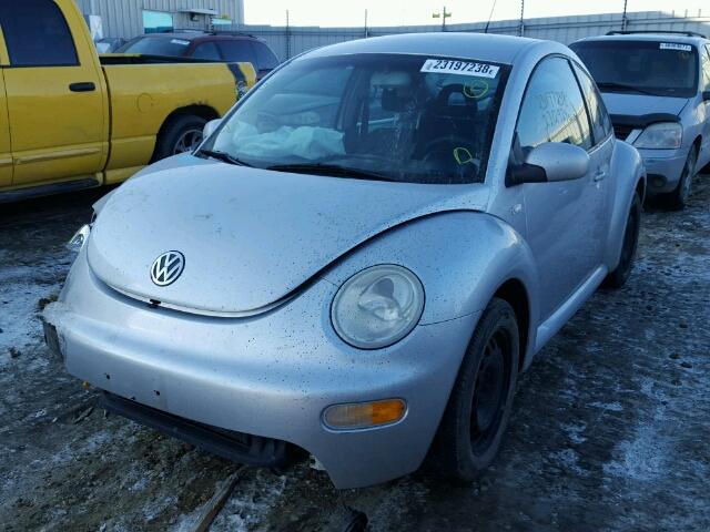 3VWCB21C41M457823 - 2001 VOLKSWAGEN NEW BEETLE 银色 照片 2