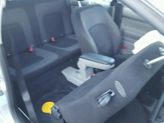 3VWCB21C41M457823 - 2001 VOLKSWAGEN NEW BEETLE 银色 照片 6