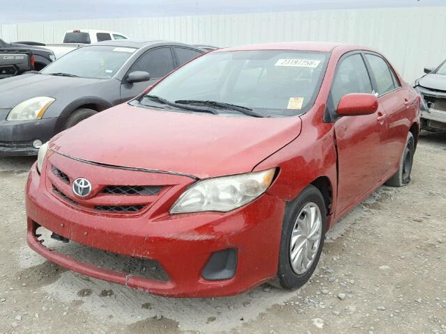 2T1BU4EE5BC589015 - 2011 TOYOTA COROLLA BA RED photo 2