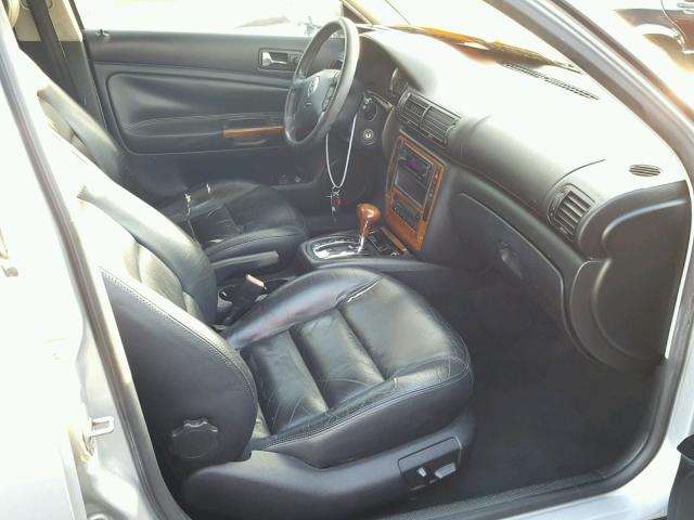 WVWTH63B61E153847 - 2001 VOLKSWAGEN PASSAT GLX 银色 照片 5