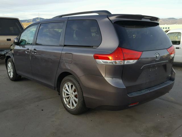 5TDKK3DC5BS024321 - 2011 TOYOTA SIENNA LE GRAY photo 3