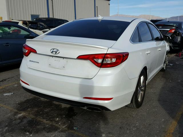 5NPE24AF8FH166417 - 2015 HYUNDAI SONATA SE WHITE photo 4