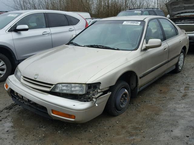 1HGCD563XSA086416 - 1995 HONDA ACCORD LX TAN photo 2