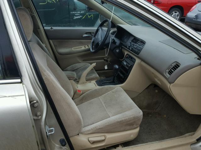 1HGCD563XSA086416 - 1995 HONDA ACCORD LX TAN photo 5