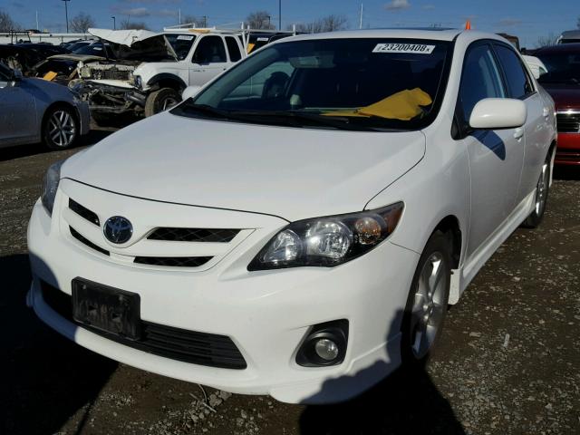 2T1BU4EEXBC729141 - 2011 TOYOTA COROLLA BA WHITE photo 2