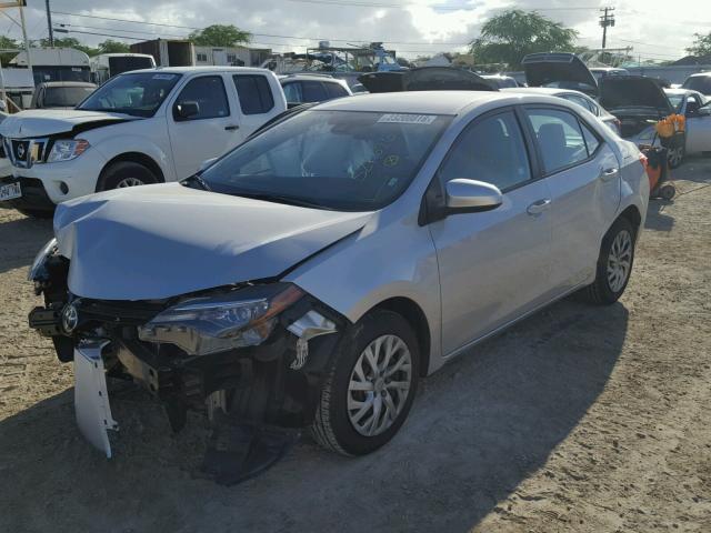 5YFBURHE9HP588676 - 2017 TOYOTA COROLLA L SILVER photo 2