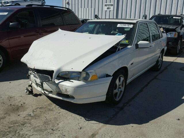 YV1LS537XW1529594 - 1998 VOLVO S70 T5 TUR WHITE photo 2