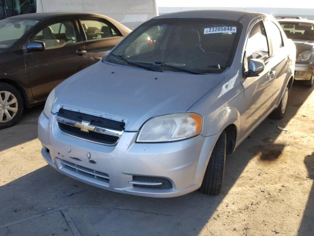 KL1TD5DE1AB113540 - 2010 CHEVROLET AVEO LS SILVER photo 2