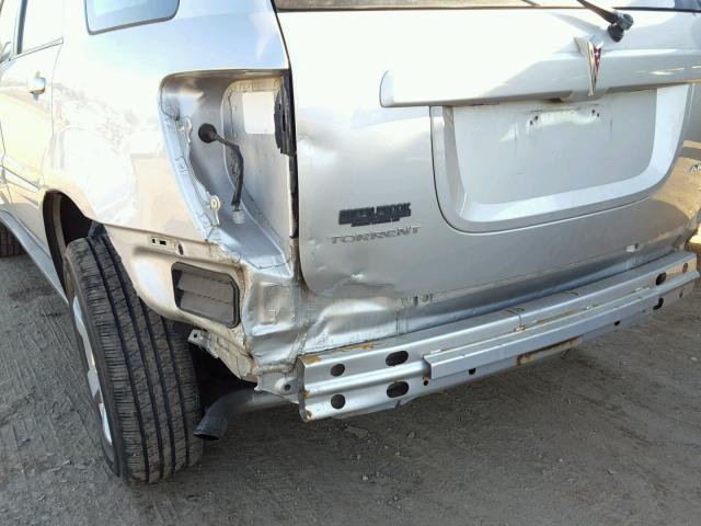 2CKDL73F176028398 - 2007 PONTIAC TORRENT SILVER photo 9