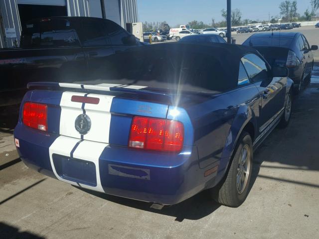 1ZVFT84NX65153631 - 2006 FORD MUSTANG BLUE photo 4