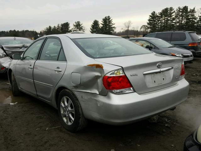 4T1BF30K95U086026 - 2005 TOYOTA CAMRY LE SILVER photo 3