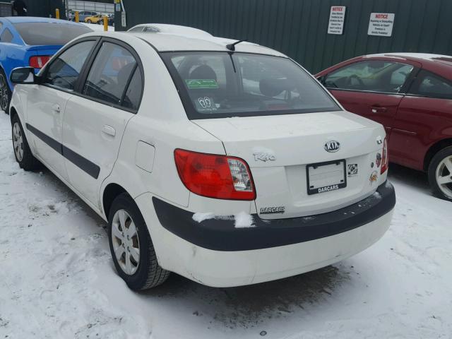 KNADE123686424157 - 2008 KIA RIO BASE WHITE photo 3