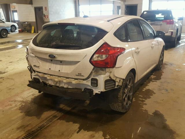 1FADP3K27EL337970 - 2014 FORD FOCUS SE WHITE photo 4