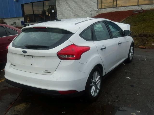 1FADP3K22GL235401 - 2016 FORD FOCUS SE WHITE photo 4