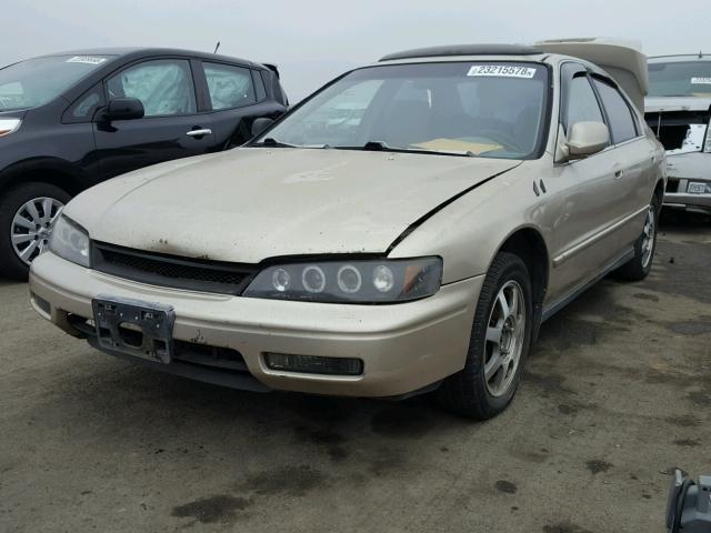 1HGCD5668RA102746 - 1994 HONDA ACCORD EX BROWN photo 2