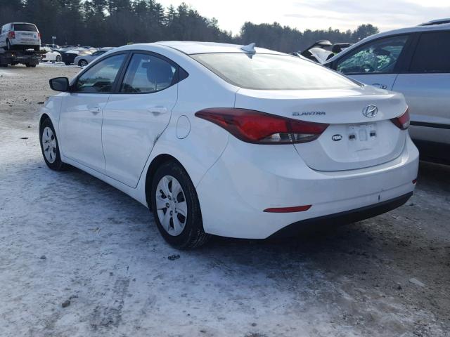 5NPDH4AE2GH788000 - 2016 HYUNDAI ELANTRA SE WHITE photo 3