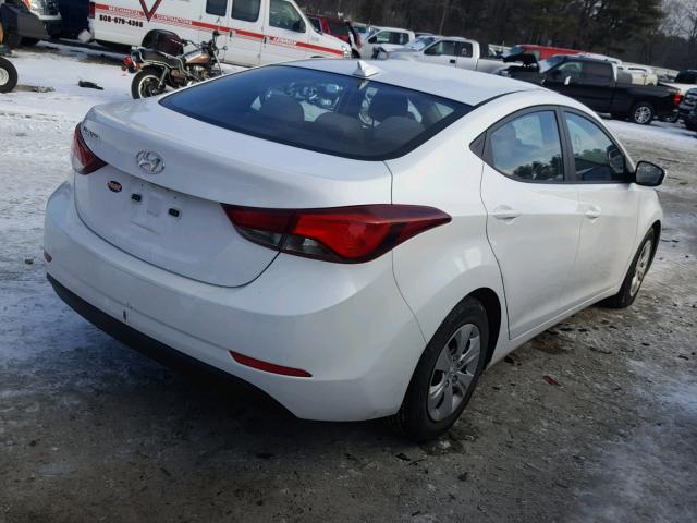 5NPDH4AE2GH788000 - 2016 HYUNDAI ELANTRA SE WHITE photo 4