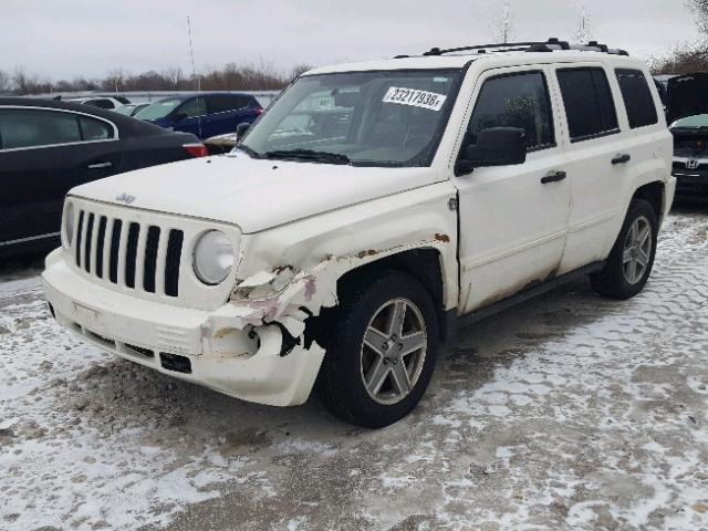 1J8FF48W27D371858 - 2007 JEEP PATRIOT LI WHITE photo 2