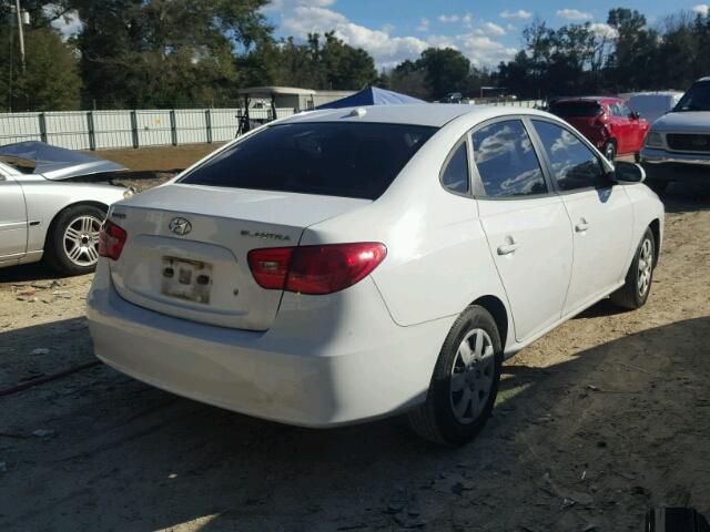 KMHDU46D38U495835 - 2008 HYUNDAI ELANTRA GL WHITE photo 4