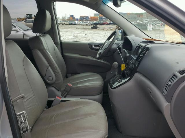 KNDMH4C79B6407065 - 2011 KIA SEDONA EX SILVER photo 5