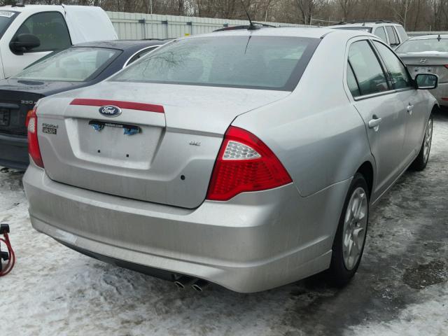 3FAHP0HA0BR324313 - 2011 FORD FUSION SE GRAY photo 4