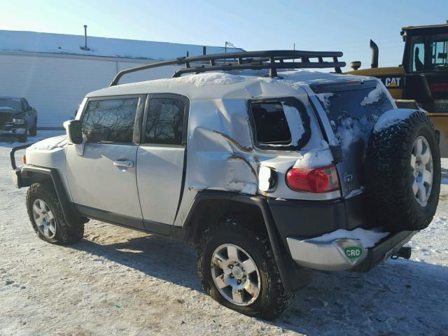 JTEBU11F970088543 - 2007 TOYOTA FJ CRUISER SILVER photo 3