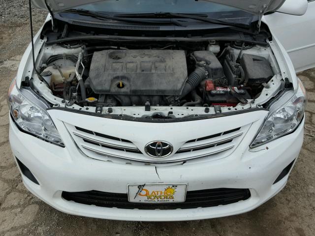 5YFBU4EE3DP202917 - 2013 TOYOTA COROLLA BA WHITE photo 7