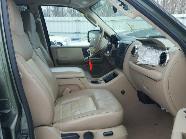 1FMFU18515LA43364 - 2005 FORD EXPEDITION GREEN photo 5