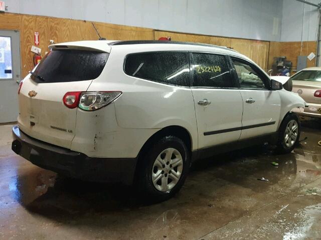 1GNLVEED8AS134484 - 2010 CHEVROLET TRAVERSE L WHITE photo 4