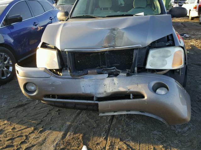 1GKDT13S782178519 - 2008 GMC ENVOY TAN photo 9