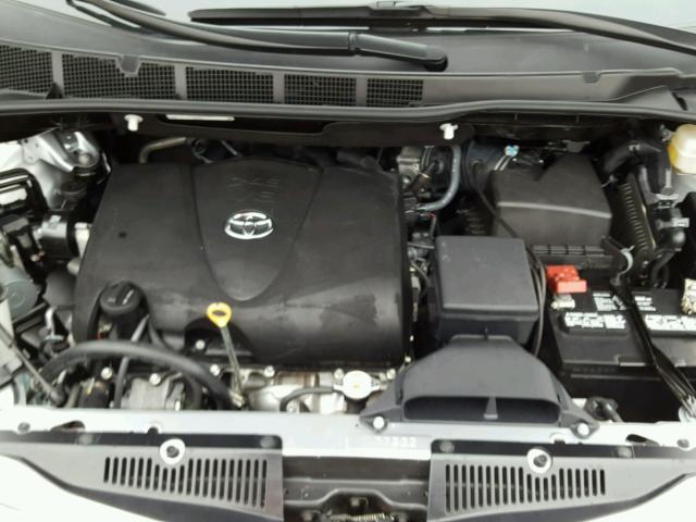 5TDKZ3DCXHS808076 - 2017 TOYOTA SIENNA LE SILVER photo 7