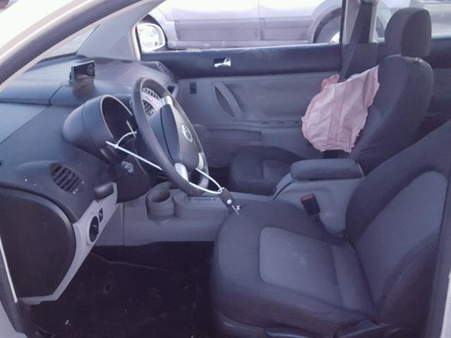 3VWCK31CX4M412119 - 2004 VOLKSWAGEN NEW BEETLE 白色 照片 5