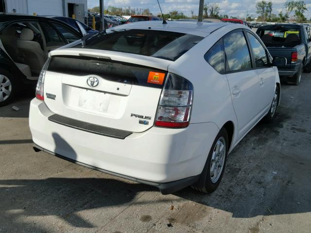 JTDKB20U053008400 - 2005 TOYOTA PRIUS WHITE photo 4