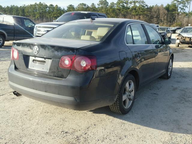 3VWRM71K58M095438 - 2008 VOLKSWAGEN JETTA SE BLACK photo 4