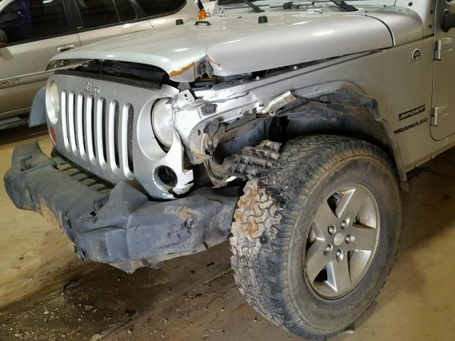 1C4AJWAG1CL107528 - 2012 JEEP WRANGLER S SILVER photo 9