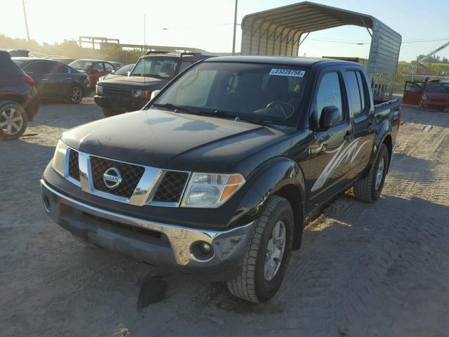 1N6AD07WX5C408639 - 2005 NISSAN FRONTIER C BLACK photo 2