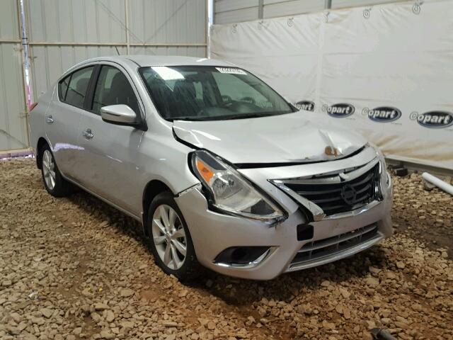 3N1CN7AP1FL929650 - 2015 NISSAN VERSA S SILVER photo 1