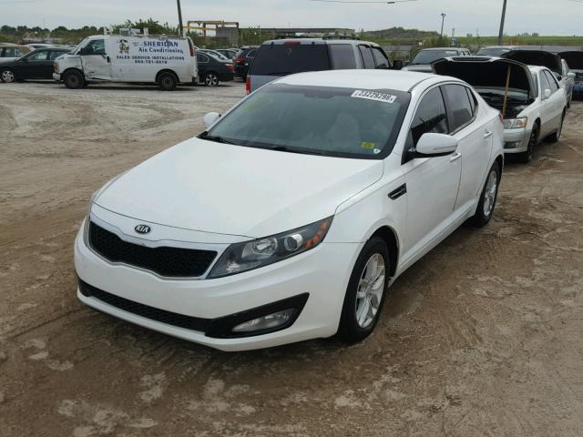 KNAGM4A73D5375988 - 2013 KIA OPTIMA LX WHITE photo 2