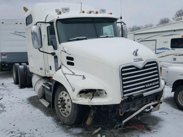 1M1AW07Y7AN010172 - 2010 MACK 600 CXU600 WHITE photo 1