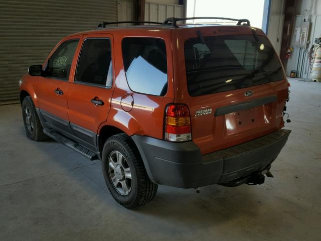 1FMYU92Z55KD28724 - 2005 FORD ESCAPE XLS ORANGE photo 3