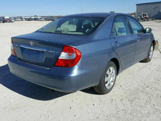 4T1BE32K03U672644 - 2003 TOYOTA CAMRY LE BLUE photo 4