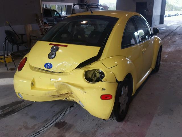 3VWBB61C6WM012557 - 1998 VOLKSWAGEN NEW BEETLE YELLOW photo 4