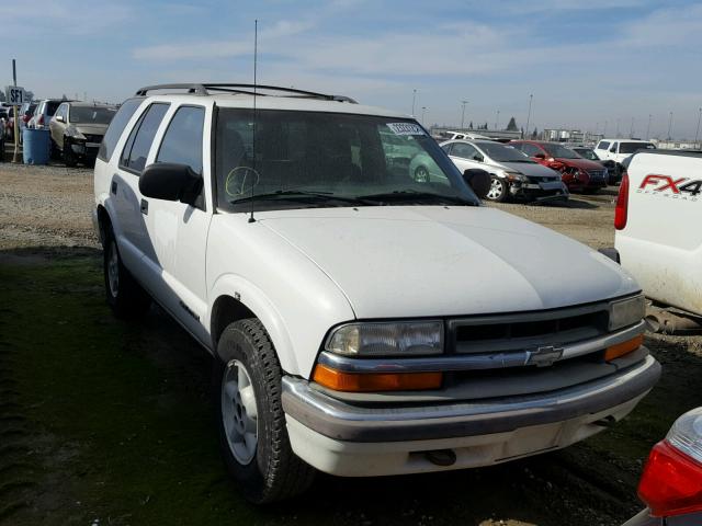 1GNDT13W4YK147590 - 2000 CHEVROLET BLAZER WHITE photo 1