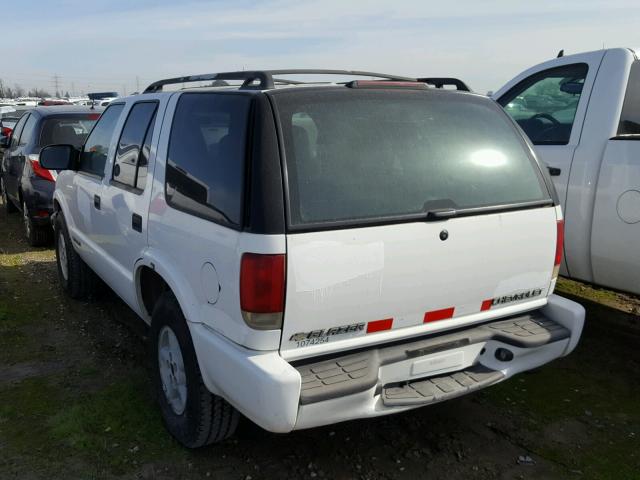 1GNDT13W4YK147590 - 2000 CHEVROLET BLAZER WHITE photo 3