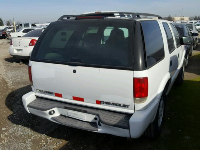 1GNDT13W4YK147590 - 2000 CHEVROLET BLAZER WHITE photo 4