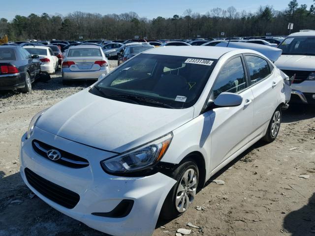 KMHCT4AE7GU139398 - 2016 HYUNDAI ACCENT SE WHITE photo 2