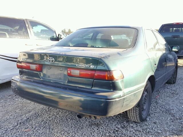 JT2BG22K5W0232741 - 1998 TOYOTA CAMRY CE GREEN photo 4